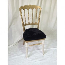 Last inn bildet i Galleri-visningsprogrammet, Tiffany gullstol med svart pute / chiavari stol
